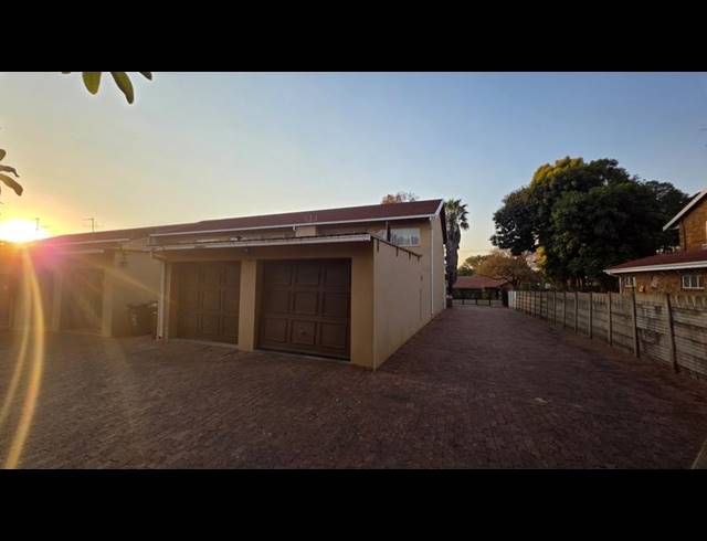 4 BEDROOM TOWNHOUSE FOR SALE IN WONDERBOOM